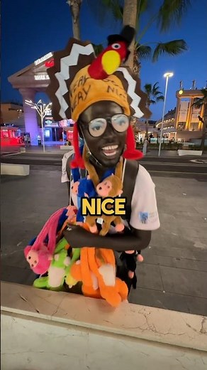 VERY GOOD, VERY NICE! The Famous LOOKY LOOKY MAN! 😎 #shorts #verygoodverynice #hellochickennugget