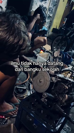 Ilmu Tidak Hanya Datang Dari Bangku Sekolah