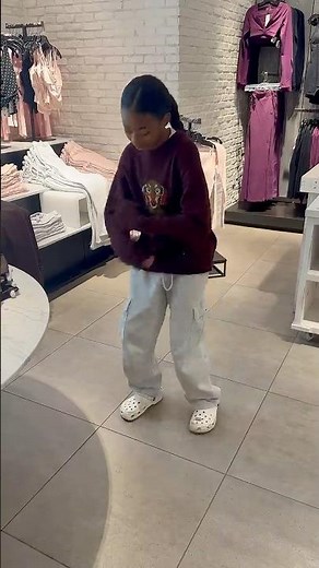 How Sekora vs How Sefari Shops