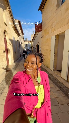 Don’t skip this city if you’re visiting Bordeaux 🍷✨ Here’s why Saint-Émilion deserves a spot on your itinerary: 1️⃣ It’s one of the most beautiful medieval towns in France — with views that feel straight out of a movie. 2️⃣ You can visit centuries-old châteaux and taste wines right where they’re made. 3️⃣ And between the cobblestone streets, cozy cafés, and quiet charm — you’ll understand why people fall in love with Bordeaux. Save this for your next French escape 🇫🇷 #saintemilion #blacktrave