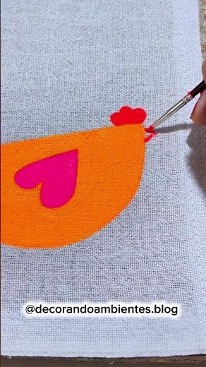 Pano de prato com galinhas fluorescentes 🐔✨ Feito com tampa de pote!