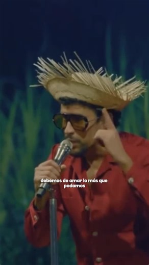 Muy Vesta 💋 on Instagram: "“Ama todo lo que puedas. Ama sin explicaciones. Ama ahora.” El mensaje que dejó #BadBunny en su show “No me quiero ir de aquí: Una Más” (#AmazonPrime) vuelve a resonar justo cuando se cumple un año del álbum “Debí tirar más fotos”, el cual aún nos tiene en loop. Y mientras recordamos ese estreno inolvidable nos preparamos para recibir a Benito este 9, 10 y 11 de enero en el Estadio Nacional de #Chile ❤️. Se han estado liberando entradas a través de @puntoticket ¿tuvis