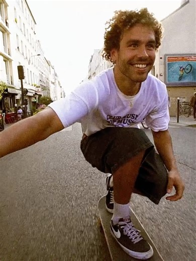 Halfpipe Records on Instagram: "2022-2026 HALFPIPE SKATE TAPES 📹📹📹 Depuis début, le skate a souvent été lié à Halfpipe et la musique club que l’on joue : - Le mot Halfpipe fait directement référence à la rampe de skate du même nom (half pipe) - Nos événements au @cosanostra_skatepark ont croisé les deux pendant longtemps - Puis ont laissé place aux events Nollie In The Club - Les vidéos, clips et autres contenus du type jouent bcp sur les esthétiques street et skate des parts et autres tapes 