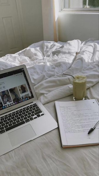 Makeup and Style Inspiration: Latina and British Girls Rocking the Looks