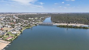Aerial Views Yarrawonga Weir Lake Mulwala: vídeo stock (100% livre de direitos) 3752641129 | Shutterstock