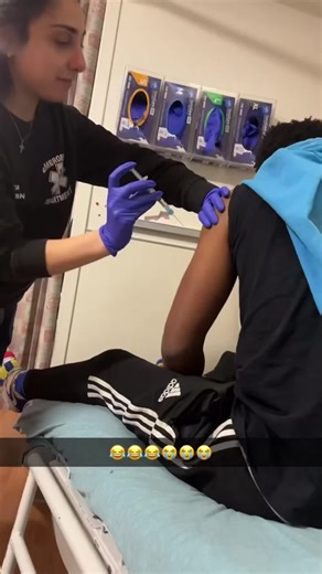 Fear of injections 😰 #funny #fyp #scared #inject #funnyvideo