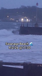 Swanage earlier this evening and love to watch the waves splashing at the Banjo Pier🌊💦 #swanage #dorset #waves #naturelovers #swanagebay #swanagebeach #stormyweather #rain | Kenny Flor