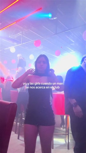 me jodio mi outfitcheck 😭 | two girls in the club