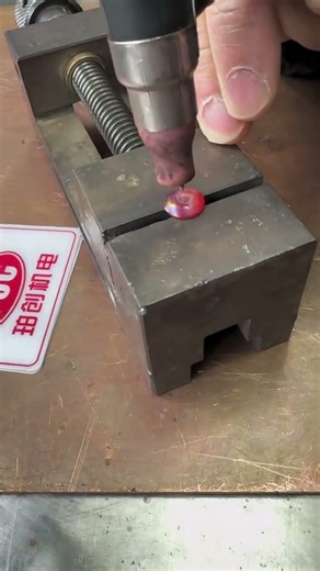 The screw cross hole was repaired and welded without deformation..😱