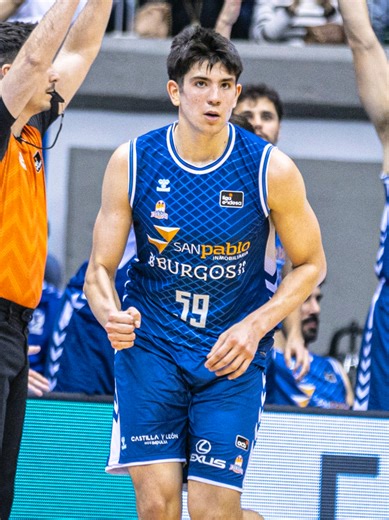 #Cantera 🎥 Así fueron los primeros puntos de Joaquín Taboada ('07) en la #LigaEndesa con el San Pablo Burgos. 💪🔝