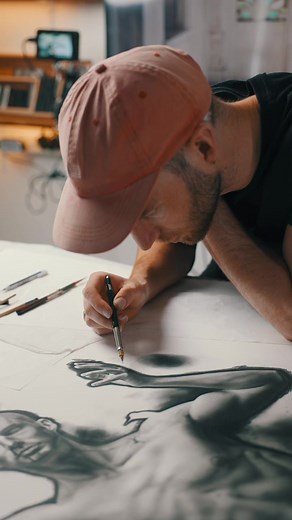 Exploring Hyperrealism Through Macro Filming