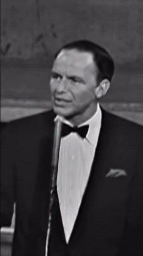Frank Sinatra performing “You Make Me Feel So Young” live from the Royal Festival Hall in 1962 🎶