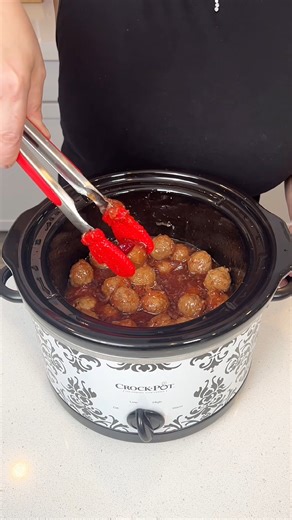 Simple and delicious! This recipe is always a hit, great for any game day watch party This original video was produced by Network Media LLC, Kells Kitchen, and Kelly N. | Family Style Cooking