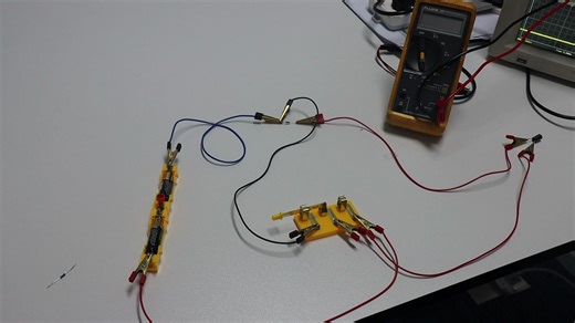 电容器的充放电 Charge and Discharge Cpacitor