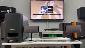 5 comments | Bose 321 seri 1 MEXICO Kèm chân kính zin để bàn  Hàng về toàn đẹp thôi -phụ kiện zin remote zin đầy đủ các dây kết nối... Nghe cd-dvd-cổng quang-jack 3.5 - Cân tất cả thể loại nhạc --và đều chỉnh bass treble dể dàng trên remote Bày trí thương hiệu Bose ngay trên phòng khách và cùng thẩm âm thư thoải ... Alo 9911480048 chốt ngay | Hàng Điện Tử cũ giá rẻ | Facebook