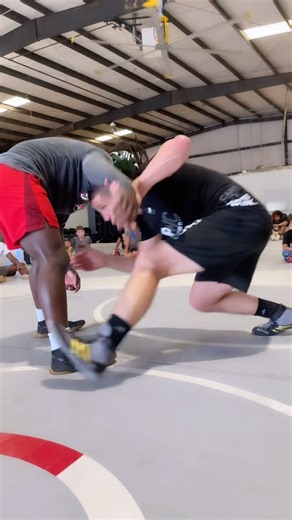 How to Get to a High C Exploring multiple options from our hand fight to get to our high c from our hand fight, motion and pressure. 📍 McDonough, GA 🎙 @jnoknows_wrestling ⚪️ @dollamurwrestling | Compound Wrestling