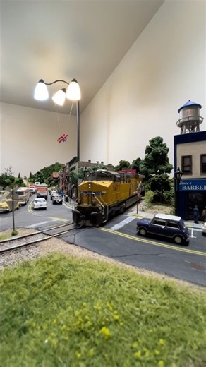 ONE Train Clip 3. Modular Model HO Railway Layout 1/13/2026