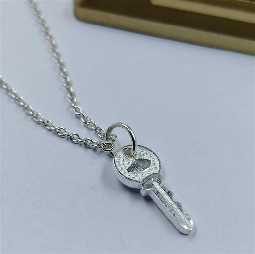 925 Silver Heart Key Necklace • Minimalist Pendant Locket - Etsy