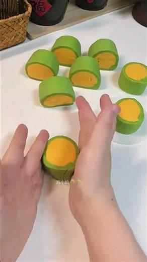 Unleash Spinach & Pumpkin Delight: Yellow-Green Collision Recipe