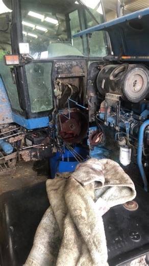 Diagnosing Drive Issues in Ford and New Holland Tractors