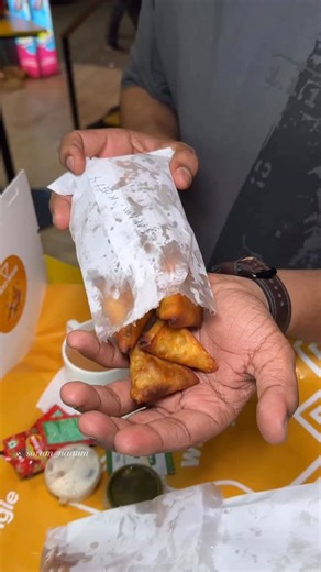Rameez Rahman | Chennai Food Blogger | This spot is going crazy in Anna Nagar🤩 One of the good spots in chennai to try varieties of samosa Must try my personal recommendation... | Instagram