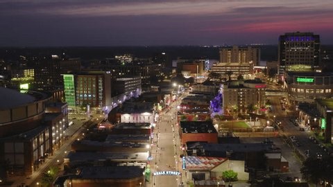 clip-4020634019-28-8-2025-memphis---vivid-sunset-spectrum-red