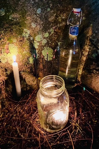 Hoodoo doesn't require elaborate tools because it's an ancestor-focused, naturalistic practice using readily available items like herbs, roots, and minerals, making it accessible for Black Americans to connect with their heritage, find spiritual strength, cope with history, and reclaim ancestral wisdom, serving as a powerful cultural link to overcoming adversity and honoring resilience. Its benefits include cultural reconnection, spiritual empowerment, historical understanding, and healing throu