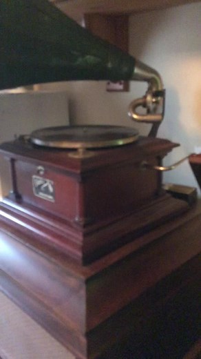 Vintage Vinyl Records 78rpm - Rediscovering Classic Music