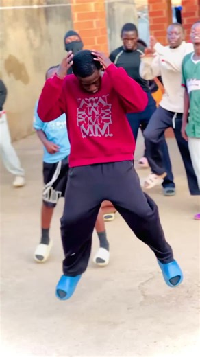 Enjoying the Christmas Eve 😄#makivtalentedkids🇺🇬 #talentedkidsug #foryoupage❤️❤️ #fyp #hectronic⚡️