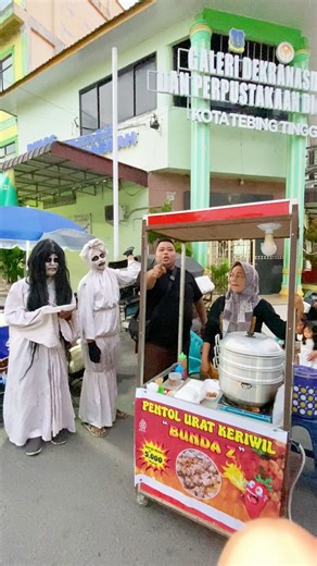 PENTOL URAT KRIWIL‼️ Ada jajanan terbaru loh di depan perpustakaan umum bakso urat nya terasa daging nya lumer dan harum👌 Open order jam 16.00/23.00 Lokasi📍jln Dr.sutomo lapangan merdeka depan perpustakaan umum kota Tebing Tinggi Yuuuk SikkaaaaT🔥🔥 | Ansari Channel