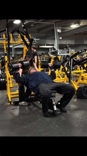 These benches are a lot used to the ones I normally so form was a little wonky #gym