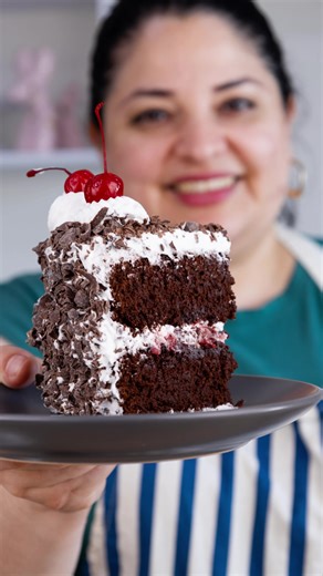 Delicioso pastel de selva negra fácil de hacer