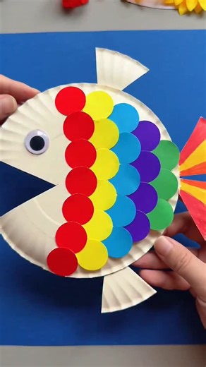 paper crafts creator on Instagram: "Step-by-Step Rainbow Paper Plate Fish 🐠🌈 #rainbow #paperplate #fish #craft #diy #kidscraft #creativefun #handmade #easycraft #funactivity"
