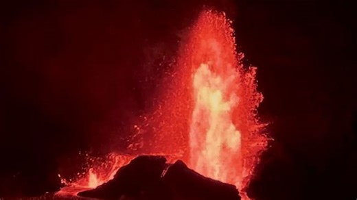 Hawaii's Kilauea Volcano Shoots Lava Over 250 Feet Into the Air