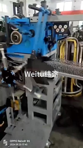 www.mattress-machine.com mattress packing mchine, mattress roll packing machine, mattess machines series: mattress spring machine, mattress quilting machine, mattress sewing machine, tape edge machine. máquina de empaquetado de colchones, máquina de empaquetado de colchones enrollados, serie de máquinas de colchón: máquina de resortes de colchón, máquina de acolchado de colchón, máquina de coser colchones, máquina de borde de cinta. machine d'emballage de matelas, machine d'emballage de rouleau 