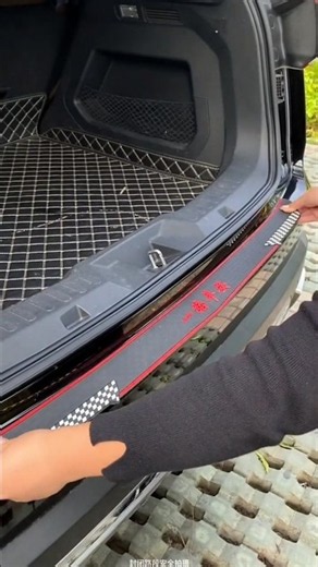 Applying this trunk protector to your car's trunk can protect it from bumps and knocks. It's super