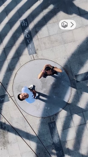 Freddie Hung on Instagram: "iPhone 照片「空間場景」3D 效果｜手把手教你 ✨ 最近很紅的 3D 打卡，其實 iPhone 內建就能做到，不用下載任何 App。 ① 打開「照片」App 找到那張照片，點進去看 ② 查看右上角功能 你會看到一個按鈕：👉「空間場景」 ③ 點擊「空間場景」 照片會變成立體感的畫面 ④ 開啟「螢幕錄製」 從控制中心開啟，準備把立體效果錄下來 ⑤ 一邊錄製，一邊慢慢搖晃手機 左右或前後晃動，3D 效果會更明顯 錄完就會自動存成影片，可以直接發 Reels 或限動 ✅ 小提醒 不是每張照片都有「空間場景」 人物清楚、背景有遠近層次的照片，成功率最高 ⭐️先把這篇存下來，有空照著試試看 ⭐️轉給朋友，一起來玩玩看 👍🏾 #SpatialScene #iPhoneTips #3DEffect #3DPhoto #ReelsTips"