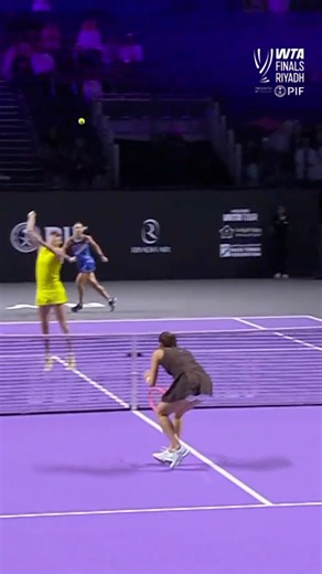 Can you believe that?! 😱👏 Elise Mertens & Veronika Kudermetova coming into the Doubles Final strong 💪 #WTAFinalsRiyadh | WTA