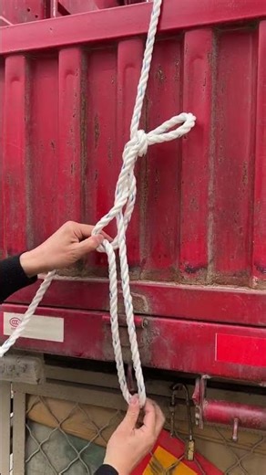 Master Freight Hoisting: Essential Knotting Skills Explained