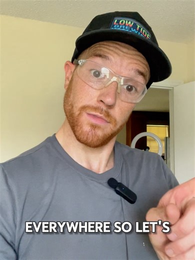 Flipping a house? Here's how to demo old carpet like a pro 💪 Start with the corner and pull Watch out for tack strips (they HURT) Pry bar underneath = game changer Roll it all up with the carpet pad on bottom Pro tip: Old carpet pad keeps nails from stabbing your hands One small mistake = nails flying 🚨 #HouseFlip #DIYHome #CarpetRemoval #HomeRenovation