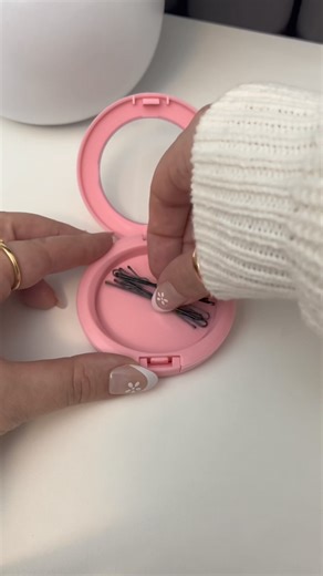 472K views · 9.5K reactions | Check out some of these finds from Dollar Tree that I used to help organize things in my bag!  | Home Goodiys | Facebook