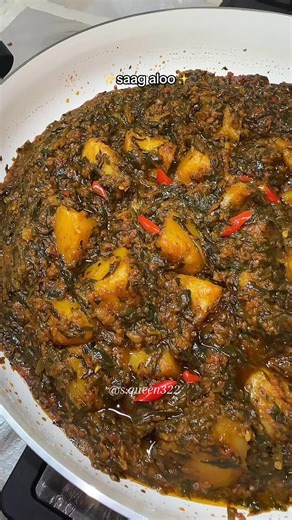 Delicious Saag Aloo Recipe with Spinach and Potatoes