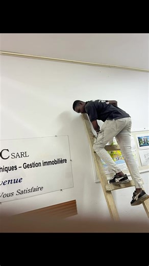 🔐 La sécurité là, faut pas blaguer ! 🔐 Mon frère / ma sœur, Si tu veux dormir tranquille et laisser les bandits loin de chez toi, on est là pour ça 💪📹 ✅ On fait tout ce qui est sécurité : 📷 Caméra de vidéosurveillance 📞 Vidéophone / Interphone 🚪 Contrôle d’accès (badge, code, empreinte) ⏱ Pointeur de présence ⚡ Gâche électrique 🚨 Systèmes de sécurité complets 🔧 Installation propre, travail bien fait ⚙️ Réglage carré-carré 🛠 Maintenance sans palabre 🏠 Maison, magasin, bureau, entrepris