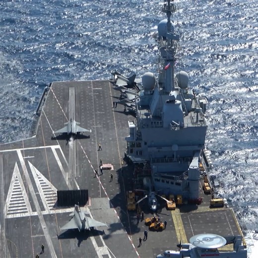 299K views · 3.4K reactions | ️✈️ Deux réacteurs nucléaires nécessaires pour pousser un tel engin sur les mers ? Comment un miracle d’ingénieurerie militaire pareil est-il possible et que se cache-t-il sous ses parois ? ▶️ Les secrets du porte-avions Charles de Gaulle sur RMC Découverte et sur RMC BFM Play ➡️ https://urls.fr/n3Re5r | RMC WOW | Facebook