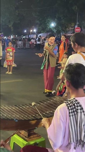 Traditional Singing With Pure Feeling