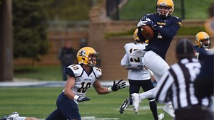 Both sides make plays in Augie spring game