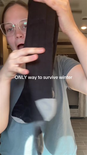 heating socks are my biggest winter hack and the only way I survive it keeps my toes warm whether I’m snowboarding skiing or just walking around normally I love it #heatingsocks #heatedsocks #winterhack #winterneed ##tiktokshopspringglowup