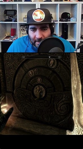 MANIPULATE THE ITEM IN YOUR MENU (omg Todd Howard has done it again)