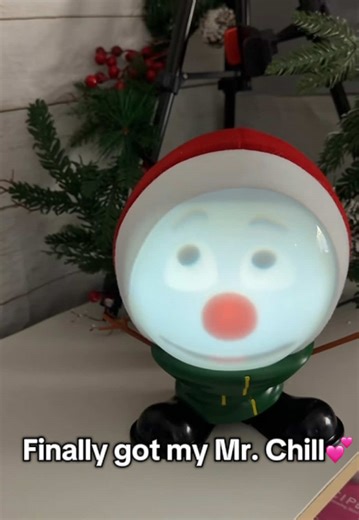 I was NOT expecting this snowman to have this much personality. Like… why is he this cute?? The animated face, the built-in speaker, the whole little vibe—he’s literally the main character of my Christmas décor now. If your house needs a little unhinged holiday cheer, tap the cart and grab him while he’s still on sale. 🎄✨ #tiktokshopblackfriday #superBrandDayBFCM#SuperBrandDayBFCMry #qvc #QVCChillAnimatedSnowman