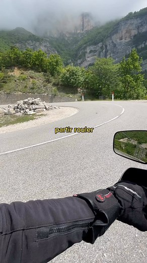 Dernière étape de ce road-trip dans le Vercors avant de rentrer vers Paris pour rendre la moto à @harleydavidsonfrance Alors, je pars où la prochaine fois ? Et avec quelle moto ? 🧐 #roadtrip #trip #roadtripmoto #voyage #voyagemoto #camping #Buell #Buellmotorcycle #moto #motard #motarde #HarleyDavidson #harleydavidsonmotorcycles #Bike #bikegirl #bikegirlsofinstagram #buellnation #americanmotorcycle #motorcycle #motogirl #motor | Moto d'Homme